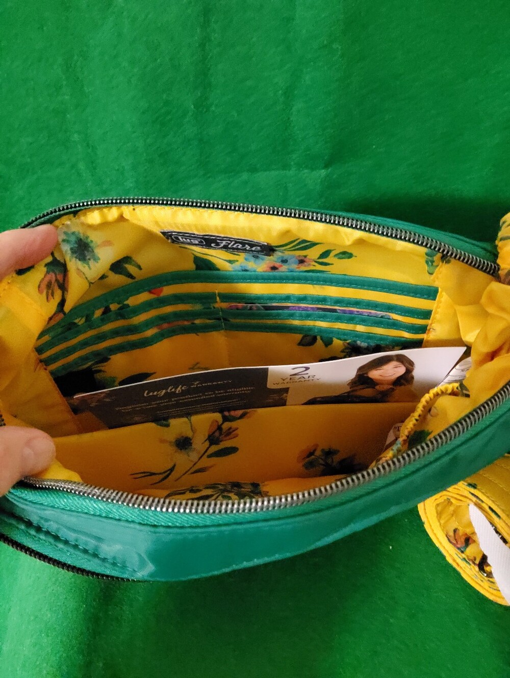Lug Flare 2 Crossbody, Kelly Green, With 2 Straps - Picture 7 of 10